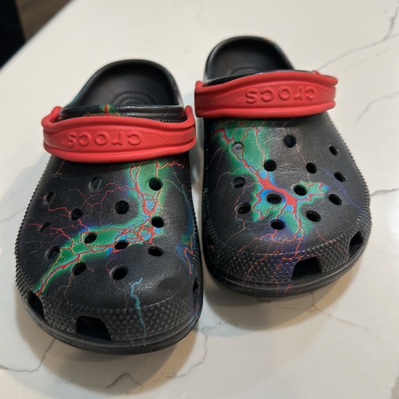 Used Crocs - Picture 2 of 6